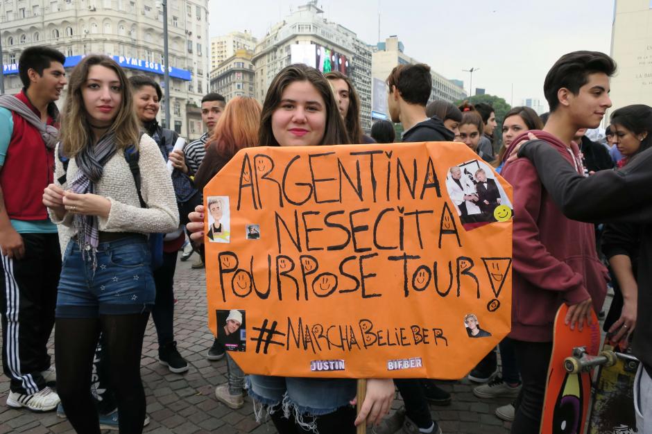 Seguidores de Justin Bieber exigieron el libre ingreso de su &iacute;dolo a Argentina. (Foto: EFE)