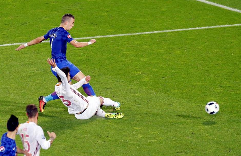 Perisic marc&oacute; el gol de la victoria en un contragolpe (EFE)