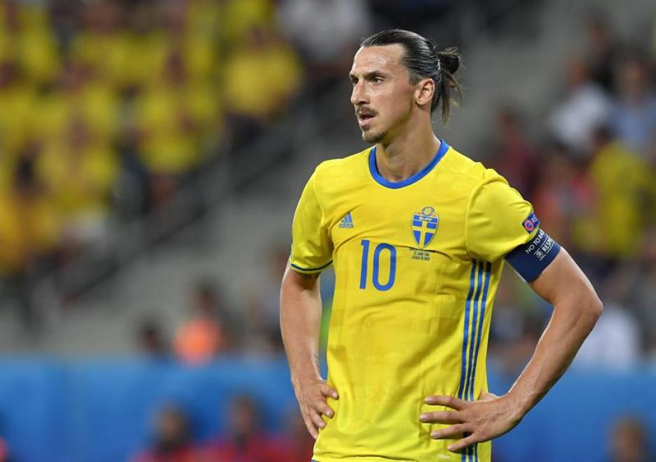 Zlatan se despide de su selecci&oacute;n muy decepcionado (EFE)