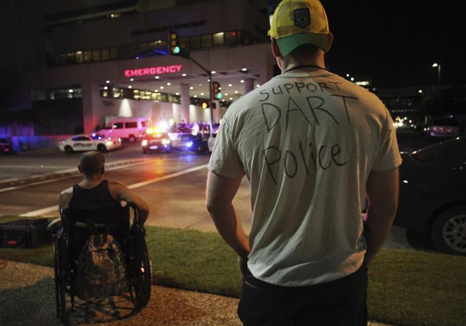 El principal sospechoso de la matanza en Dallas que dej&oacute; cinco polic&iacute;as muertos y nueve personas heridas, fue identificado como Micah X. Johnson, de 25 a&ntilde;os. (Foto: Efe)