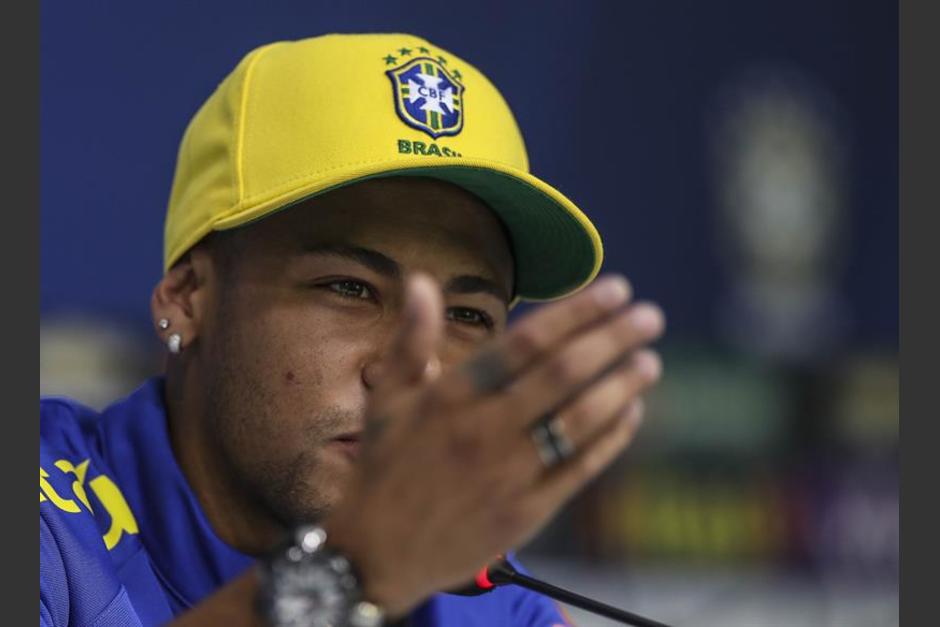 A Neymar no le gust&oacute; una pregunta y mostr&oacute; mucha clase. (EFE)
