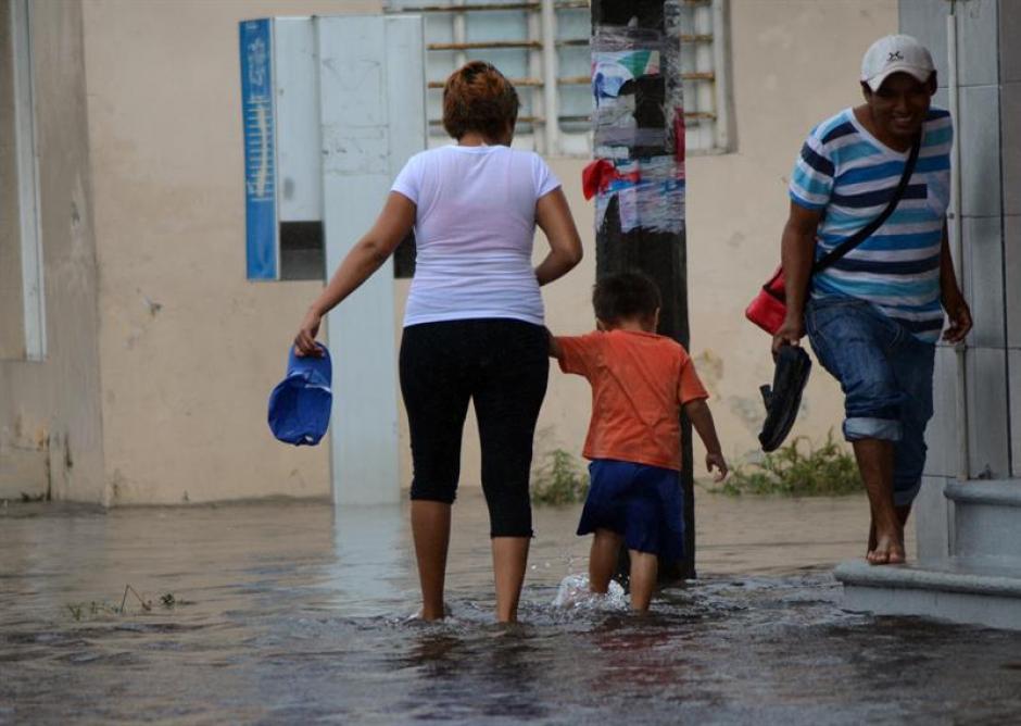 Los efectos de la tormenta Earl dejaron 45 muertos. (Foto: EFE) 