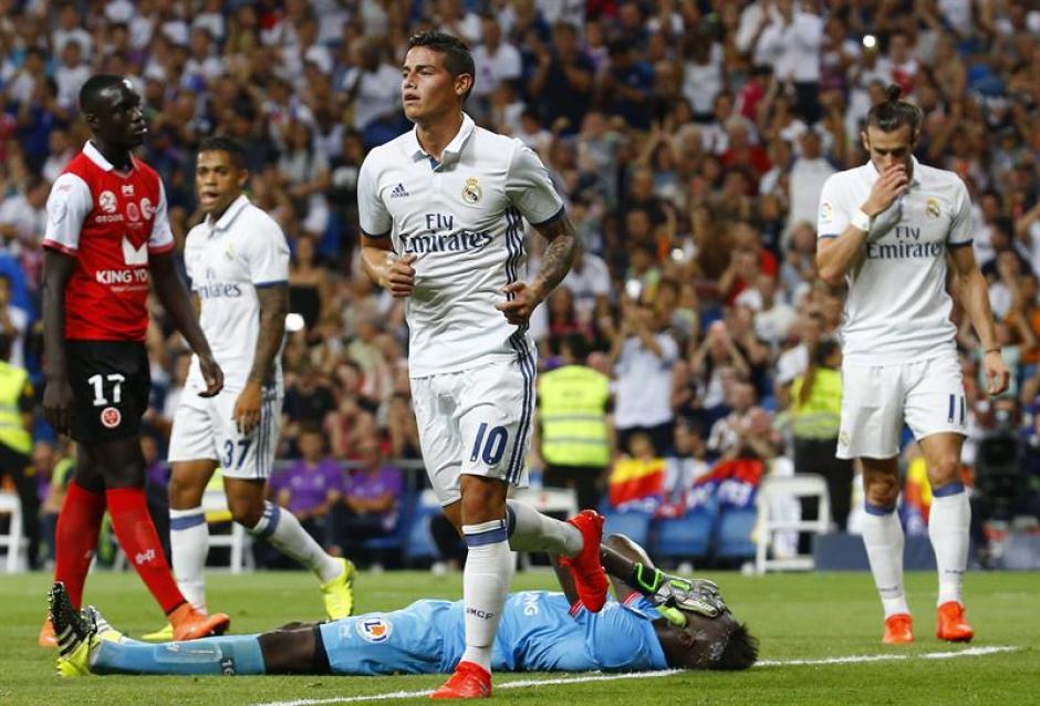 Antonio Conte quiere llevarse a James al Chelsea. (Foto: AFP)