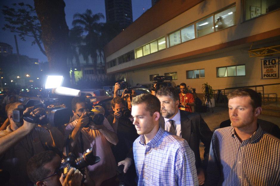 Jack Conger y Gunnar Bentz fueron retenidos por la polic&iacute;a de brasil por las incoherencias en su versi&oacute;n del robo. (Foto: EFE) 