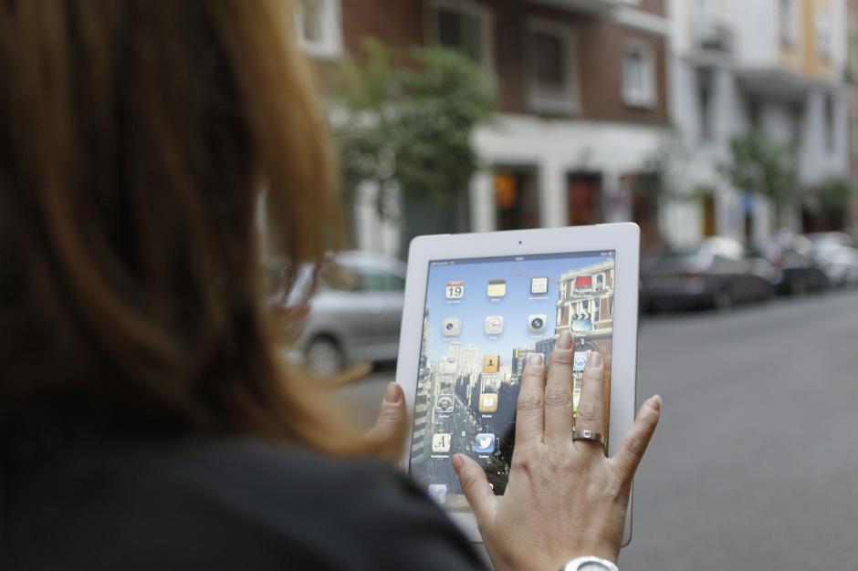 La brecha en cuanto a adopci&oacute;n de tecnolog&iacute;a entre los pa&iacute;ses desarrollados y los de Latinoam&eacute;rica se ha ido acotando en los &uacute;ltimos a&ntilde;os, pues a trav&eacute;s de internet los usuarios pueden adquirir los dispositivos m&aacute;s modernos al mismo tiempo en cualquier parte del mundo. (Foto: EFE/Archivo)