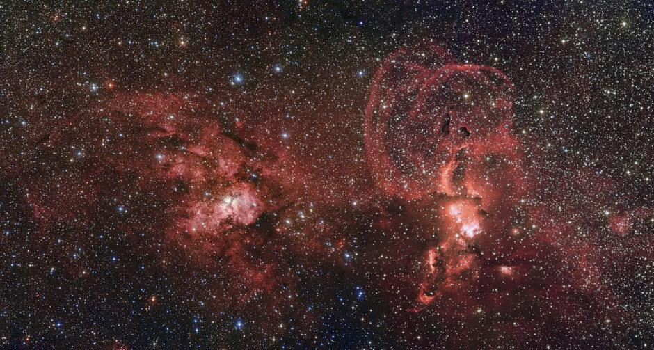 Mosaico de im&aacute;genes captadas por el Wide Field Imager (WFI), instalado en el telescopio MPG/ESO de 2,2 metros en el Observatorio La Silla de European Southern Observatory (ESO) en Chile y facilitada por ESO que muestra los c&uacute;mulos estelares NGC 3603 y NGC 3576, ambos situados en el brazo espiral de Carina-Sagitario de la V&iacute;a L&aacute;ctea. (Foto:EFE)