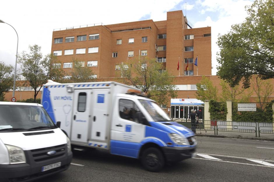 Vista del hospital Carlos III de Madrid, donde est&aacute; ingresada Teresa Romero, la auxiliar de enfermer&iacute;a contagiada por &eacute;bola, cuyo estado de salud ha empeorado en las &uacute;ltimas horas. (Foto: EFE)