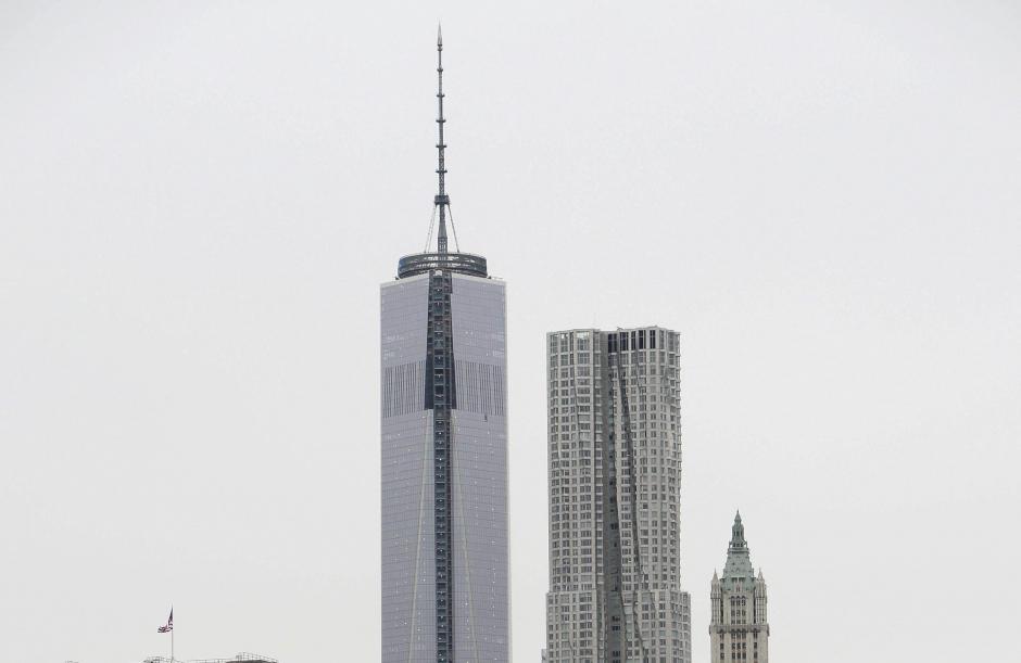 La "Torre de la Libertad" abri&oacute; sus puertas a los primeros inquilinos.&nbsp;La torre es el rascacielos m&aacute;s alto del continente americano con sus 1 mil 776 pies, por delante de la Torre Willis de Chicago. (Fotograf&iacute;a: EFE)