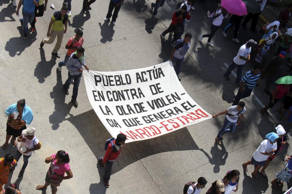Las caravanas se efect&uacute;an en el marco de una serie de protestas que iniciaron desde el viernes 7 de noviembte, cuando la fiscal&iacute;a mexicana inform&oacute; sobre la muerte de los estudiantes normalistas de Ayotzinapa. (Foto: EFE)