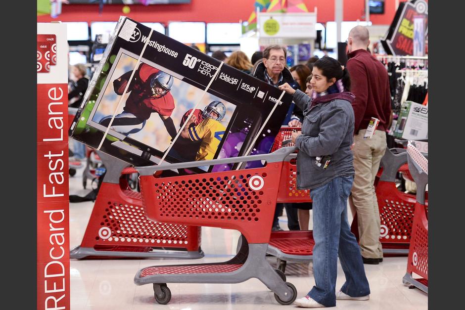 Esa temporada se prolonga hasta las Navidades y, seg&uacute;n la Federaci&oacute;n Nacional de Minoristas, las ventas crecer&aacute;n este a&ntilde;o un 4,1 %, hasta los 616.900 millones de d&oacute;lares, y registrar&aacute;n el mayor incremento desde 2011. (Foto: EFE/Archivo)
