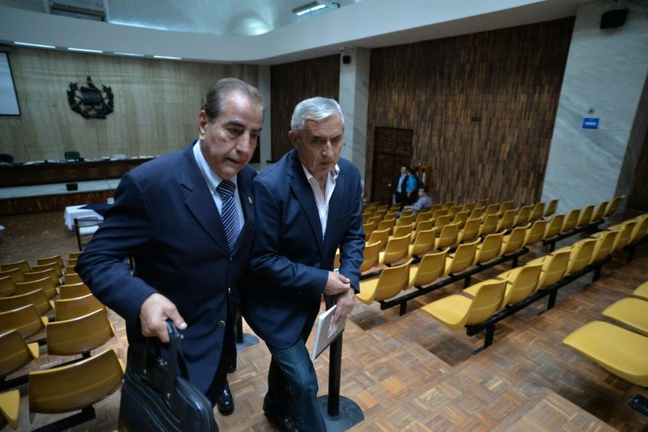 El abogado Marco Antonio Rossel habr&iacute;a llegado a la audiencia para informar a Otto P&eacute;rez de la muerte de Byron Lima. (Foto: Wilder L&oacute;pez/Soy502) 