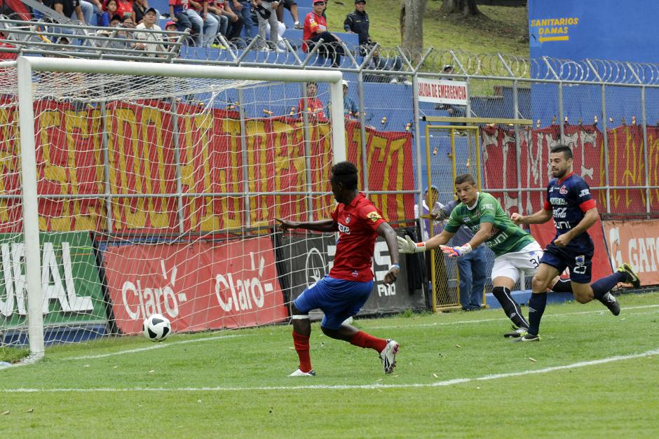 Con un gol de Marvin &Aacute;vila, Municipal super&oacute; 1-0 a Malacateco. (Foto: Nuestro Diario)