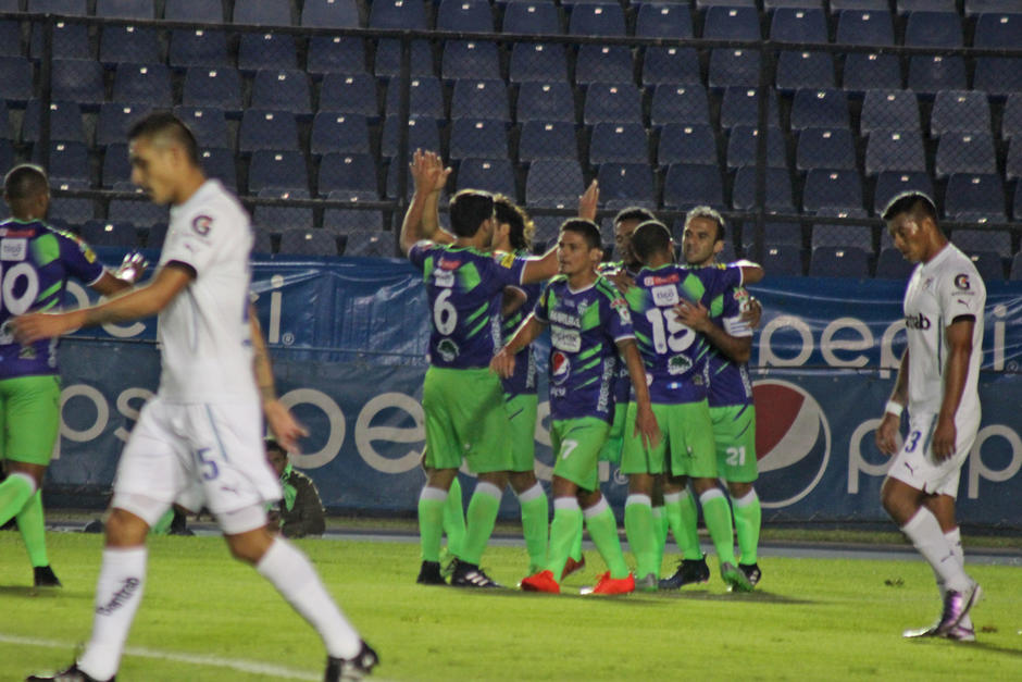 Antigua GFC derrot&oacute; de visita a Comunicaciones y agrav&oacute; la crisis crema. (Foto: Jos&eacute; D&aacute;vila/Soy502)