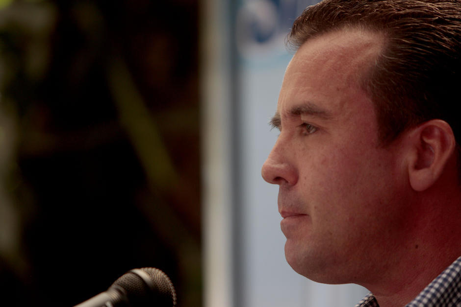 Alejandro Sinibaldi, ex candidato del PP, podría presentar su plataforma política la próxima semana y varios diputados analizan ya apoyarla con elf in de buscar una reelección en el Congreso. (Foto: Archivo/Soy502)