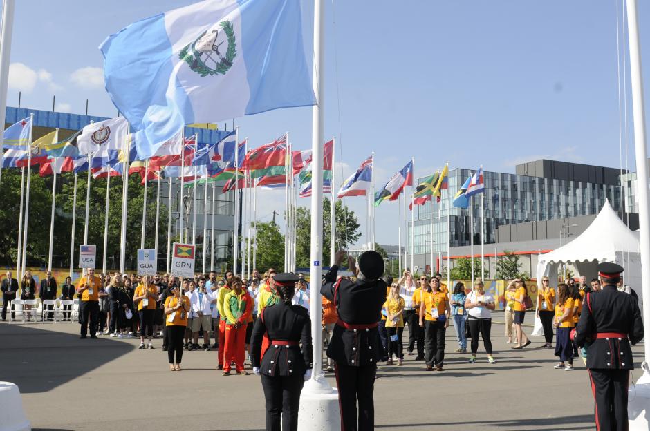 En los cielos ondea la bandera de Guatemala, este jueves se hizo la ceremonia oficial en la Villa Panamericana. (Foto: Pedro Pablo Mijangos/ Soy502)