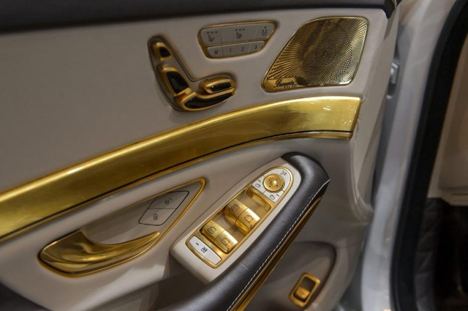 El auto de la marca Carlsson tiene un valor de medio mill&oacute;n de d&oacute;lares. (Foto:AFP)&nbsp;