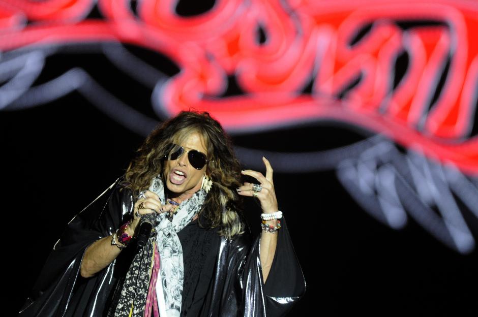 Steven Tyler y Aerosmith se presentaron por primera vez en Guatemala, en el estadio Cementos Progreso.