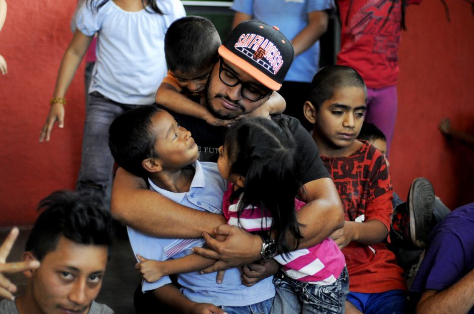 Juan Pablo Romero comenzó su sueño de educación popular a los 23 años. (Foto: Esteban Biba/Soy502)
