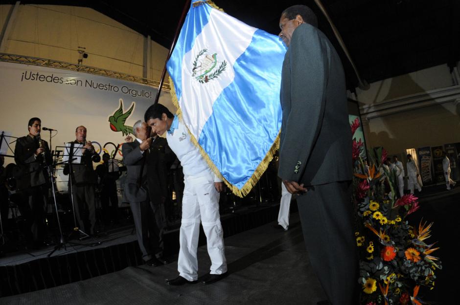 El medallista olimpico Erick Barrondo es el abanderado para los Juegos Bolivarianos. (Esteban Biba/Soy502)