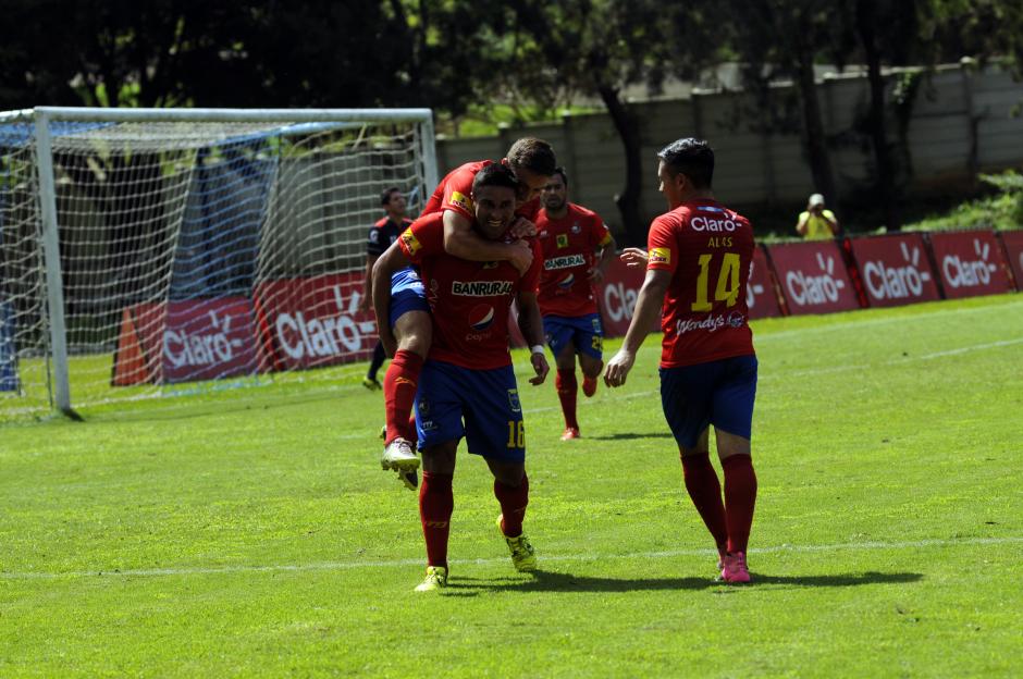 Municipal derrot&oacute; 4-2 a la Universidad en el estadio Revoluci&oacute;n, siendo esta la primera victoria mun&iacute;cipe de visita en el torneo. (Foto: Pedro Mijangos)