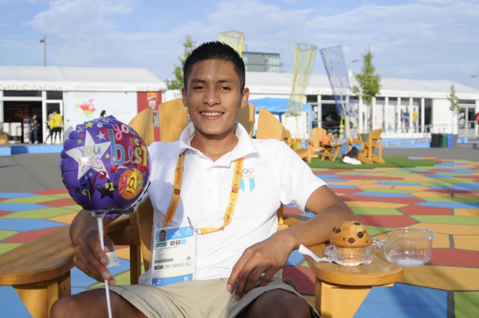 El atleta guatemalteco cumpli&oacute; 18 a&ntilde;os este 20 de julio, y lo celebr&oacute; entrenando, aunque atendi&oacute; unos minutos a Soy502. (Foto: Pedro Pablo Mijangos/Soy502)