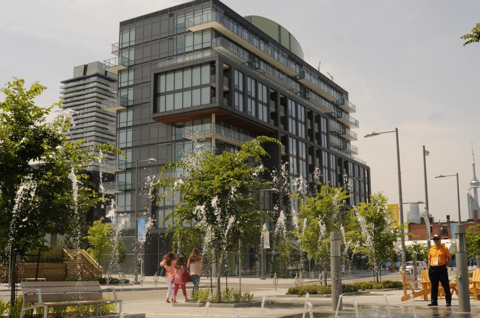 En este edificio de apartamentos vivir&aacute; la delegaci&oacute;n de deportistas guatemaltecos durante los Juegos Panamericanos de Toronto 2015. Comparten sede con Puerto Rico, El Salvador, Nicaragua entre otros. (Pedro Pablo Mijangos/Soy502)