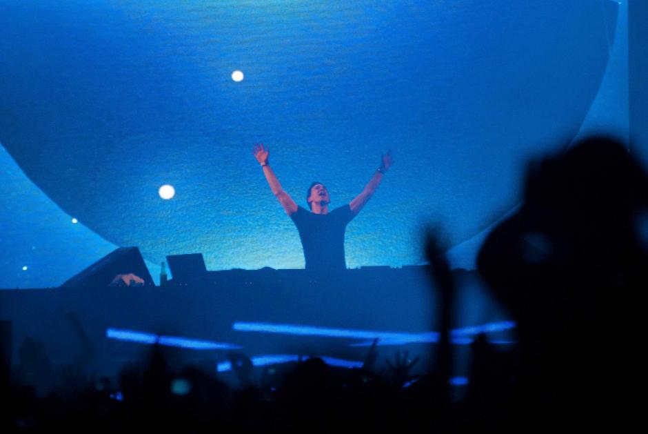 El DJ &nbsp;holand&eacute;s, Robbert van de Corput, mejor conocido como Hardwell, se present&oacute; ayer en el estadio del Ej&eacute;rcito ante una gran cantidad de j&oacute;venes que disfrutaron sus mezclas. (Foto: Jes&uacute;s Alfonso/Soy502)