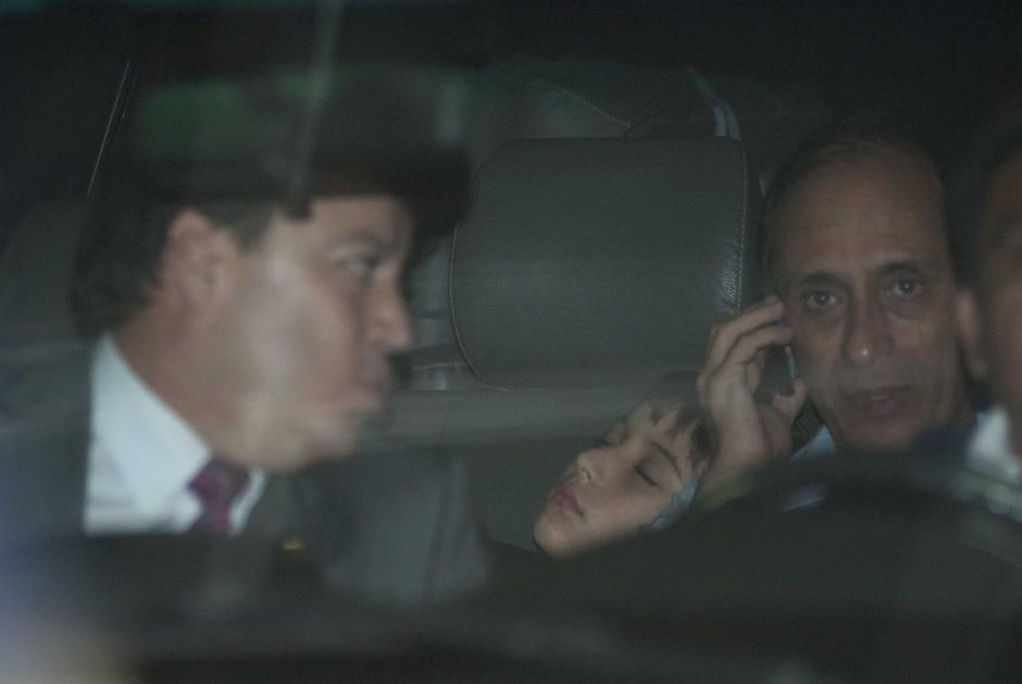 Ni&ntilde;os Barreda Siekavizza arriban al juzgado de turno. (Jes&uacute;s Alfonso/ Soy502)