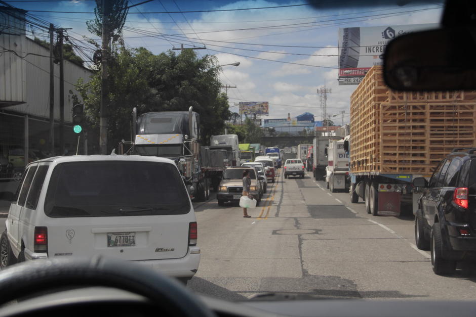Los principales accesos a la ciudad son los m&aacute;s congestionados. (Foto: Archivo/Soy502)