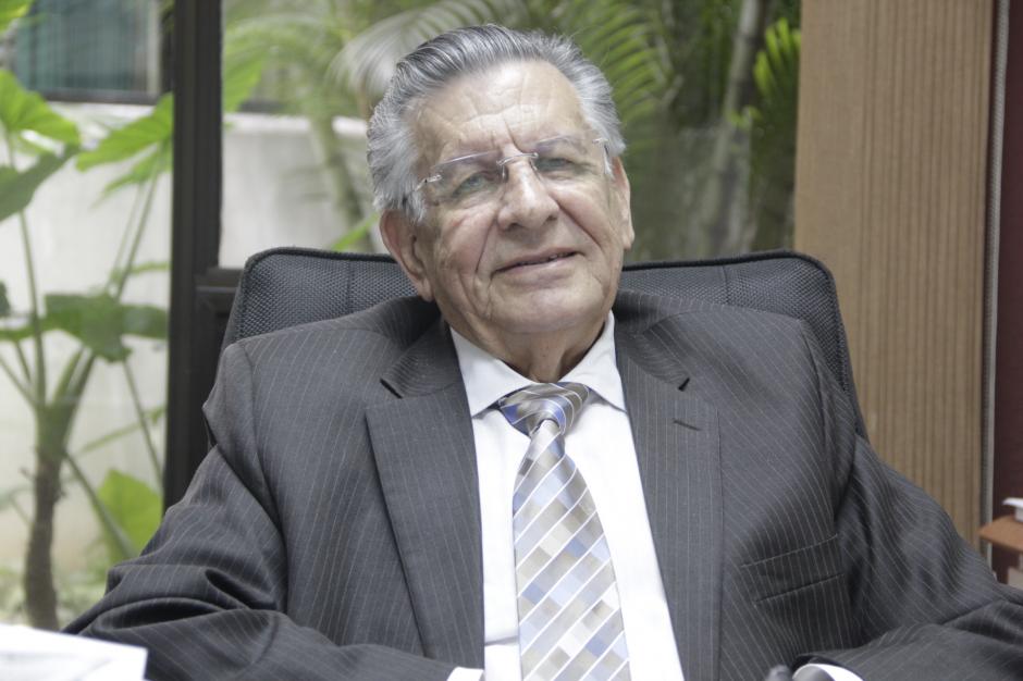 El doctor Ra&uacute;l Cruz Molina fue el primer m&eacute;dico entrenado en Estados Unidos para efectuar cirug&iacute;as cardiovasculares en Guatemala. (Foto: Fredy Hern&aacute;ndez/Soy502)