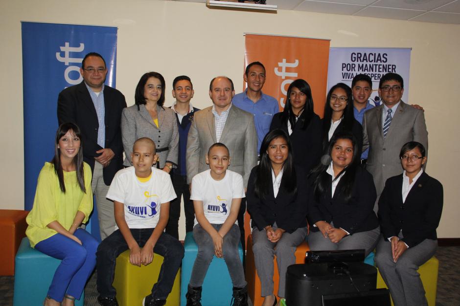 Microsoft presenta dos aplicaciones para fortalecer la autoestima de niños con cáncer que reciben tratamientos en AYUVI. (Foto: Fredy Hernández/Soy502)&nbsp;
