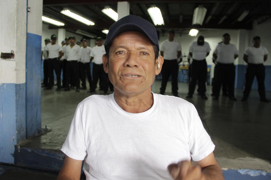 Don Mario C&eacute;sar G&aacute;lvez ha encontrado una nueva oportunidad para demostrar sus conocimientos adquiridos en la vida. (Foto: Fredy Hern&aacute;ndez/Soy502)
