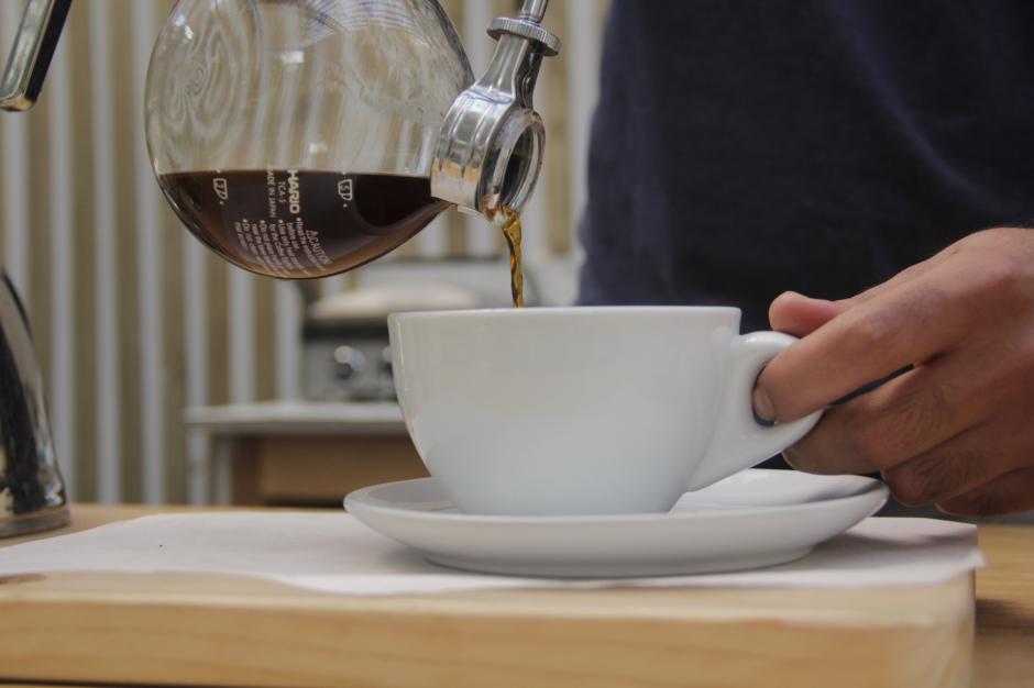 12 Onzas adem&aacute;s de caf&eacute;, ofrece comida y cervezas artesanales. (Foto: Fredy Hern&aacute;ndez/Soy502)