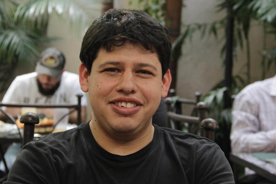 Mario recobr&oacute; la sonrisa y ahora aprovecha cada minuto de su vida tras estar cerca de morir al ser v&iacute;ctima de un asalto. (Foto: Fredy Hern&aacute;ndez/Soy502)