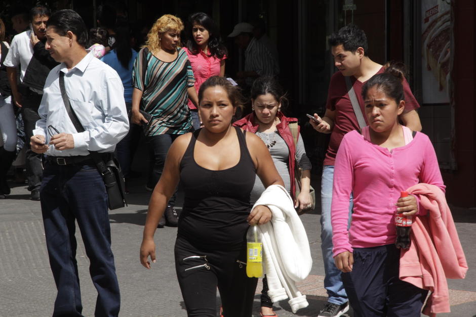 El acoso callejero afecta a todas las mujeres en Guatemala. (Foto: Fredy Hern&aacute;ndez/Soy502)