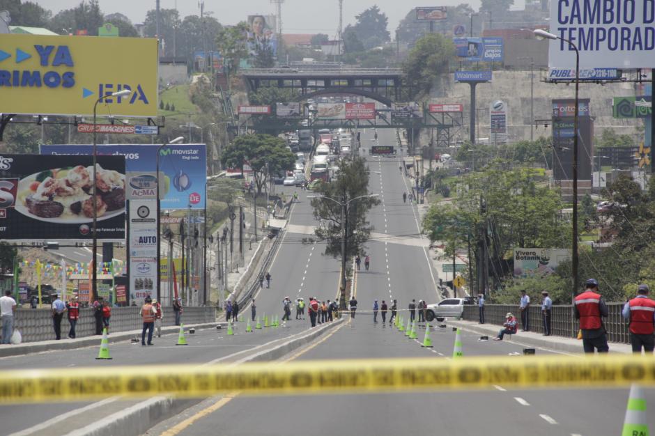 El cierre del puente Belice gener&oacute; congestionamiento vial por varios minutos en la ciudad. (Foto: Fredy Hern&aacute;ndez/Soy502)