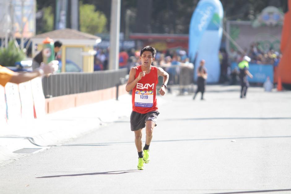 El sololateco William Julaj&uacute; fue el mejor corredor nacional de la 21K de Xela y estuvo a muy poco de ser el ganador. (Foto: Gustavo Rodas/Nuestro Diario)