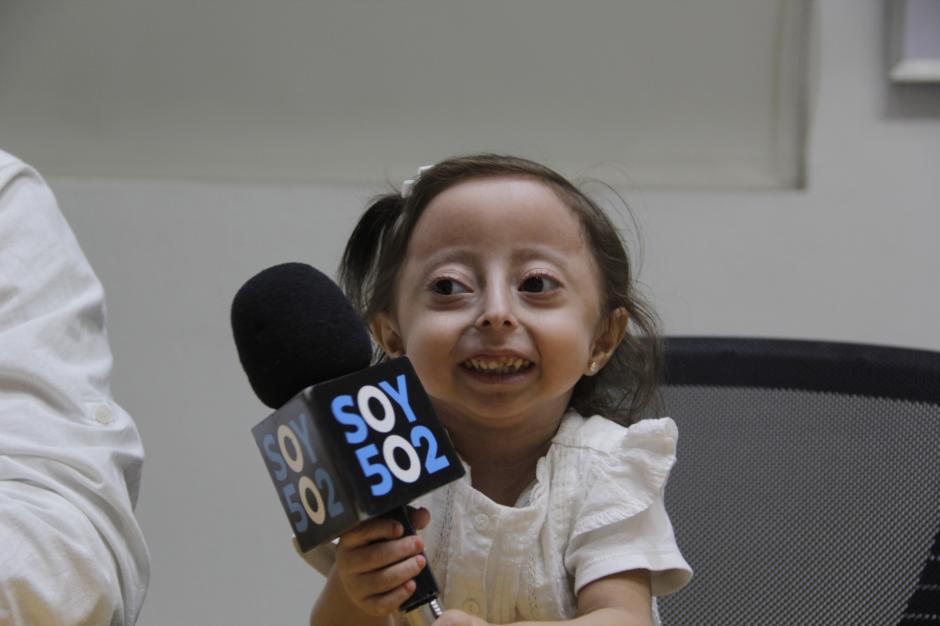 La peque&ntilde;a M&iacute;a tiene 5 a&ntilde;os de edad y tiene una enfermedad que no ha podido ser diagn&oacute;sticada. (Foto: Fredy Hern&aacute;ndez/Soy502)