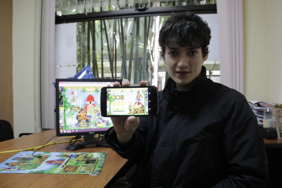 Hugo Enr&iacute;quez trabaj&oacute; junto a otros profesores y compa&ntilde;eros en la elaboraci&oacute;n de este videojuego educativo. (Foto: Fredy Hern&aacute;ndez/Soy502)