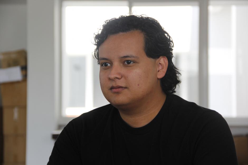 El muchacho ha empezado con buen pie en el ambiente de la m&uacute;sica electr&oacute;nica. El pr&oacute;ximo a&ntilde;o viajar&aacute; a Europa para especializarse. (Foto: Fredy Hern&aacute;ndez/Soy502)