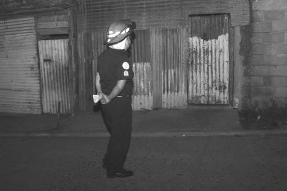  Dos ni&ntilde;os y dos mujeres murieron en un ataque armado en Ciudad Real II, zona 12. (Foto: @bomberosmuni)