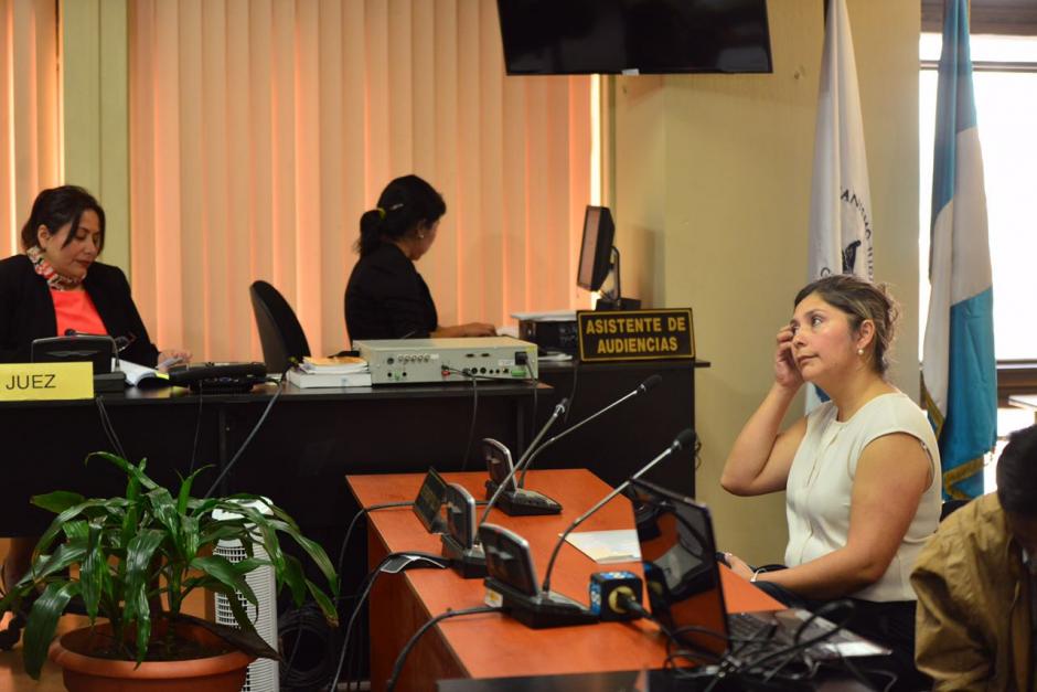 Abdy Estrada, exsuegra del hijo de Jimmy Morales, declar&oacute; ante jueza por el caso Bot&iacute;n Registro de la Propiedad. (Foto: Jes&uacute;s Alfonso/Soy502)