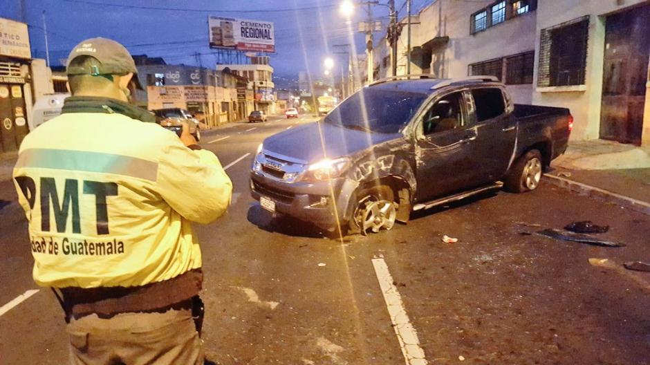 Un accidente de tr&aacute;nsito se registr&oacute; la madrugada de este s&aacute;bado en la avenida Petapa. (Foto: @jvelasquez340)