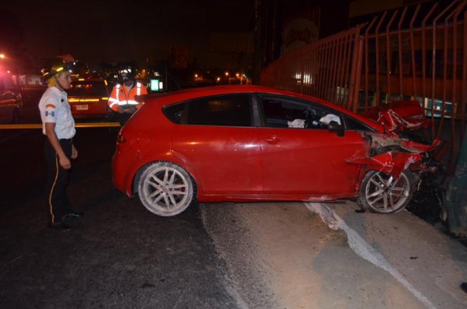 En el percance vial estuvo involucrado un vehículo y una motocicleta. (Foto: @BomberosM_Mixco)