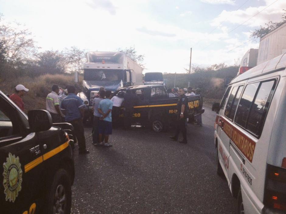 El percance se registr&oacute; en el Kil&oacute;metro 94 de la ruta al Atl&aacute;ntico. (Foto: PNC)