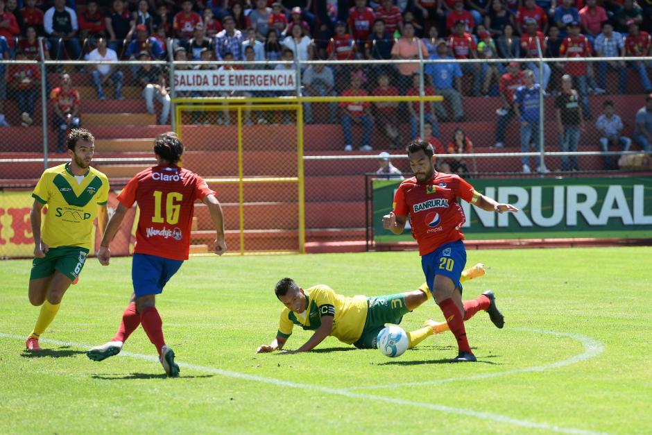Los rojos golearon 8-2 a Petapa en la &uacute;ltima jornada del Torneo Clausura 2016. (Foto: Nuestro Diario)