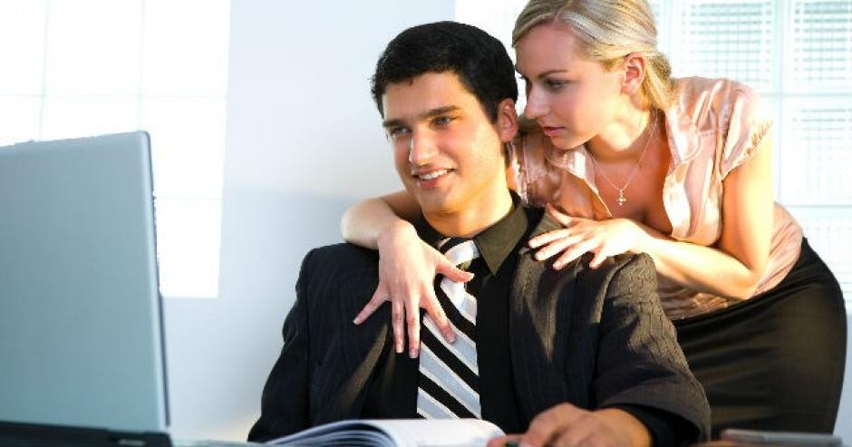 El estudio se&ntilde;al&oacute; que los latinos estuvieron m&aacute;s dispuestos que los otros grupos a describir sus experiencias de presi&oacute;n verbal, pero en general los encuestados se resistieron a describir en detalle la coerci&oacute;n sexual. (Foto: microsoft)