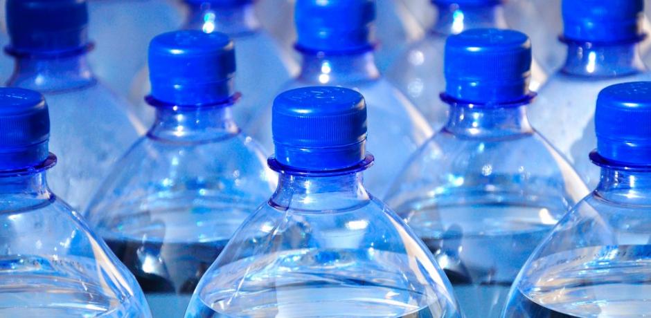 Alguna vez te has preguntado &iquest;por qu&eacute; las botellas tienen una fecha de vencimiento si el agua no caduca?&nbsp;(Foto: activateya.com.ar)