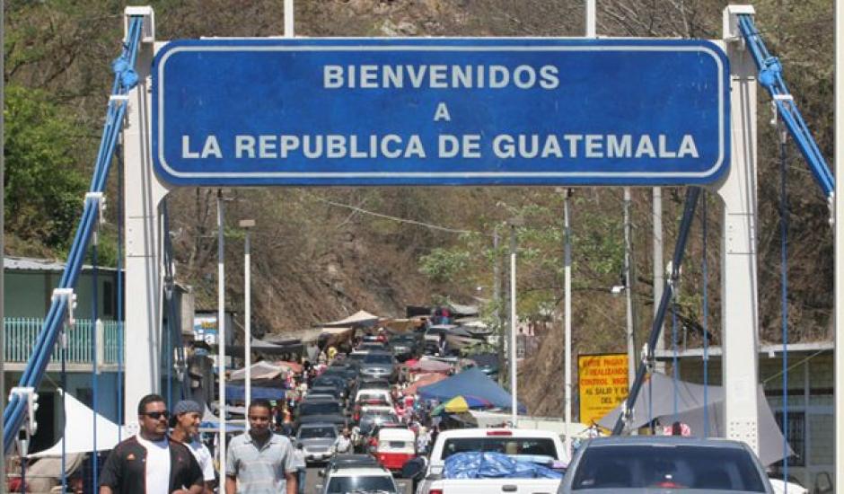 Mientras que el resto de fronteras fue liberada, aún continúa bloqueado el paso fronterizo entre Guatemala y México en Tecún Umán II. (Foto: El Economista)