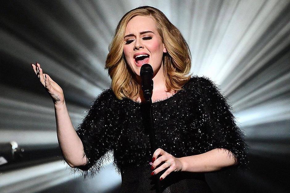 Misma semana que Adele es nombrada como la artista musical m&aacute;s importante seg&uacute;n Sony, publican varios videos de la artista donde olvida sus propias letras. (Foto: Archivo)